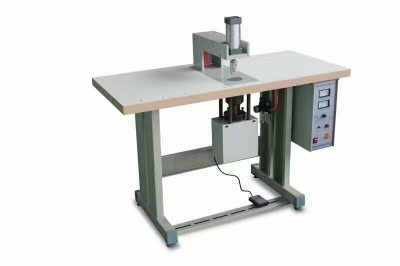 Ultrasonic spot welding machine